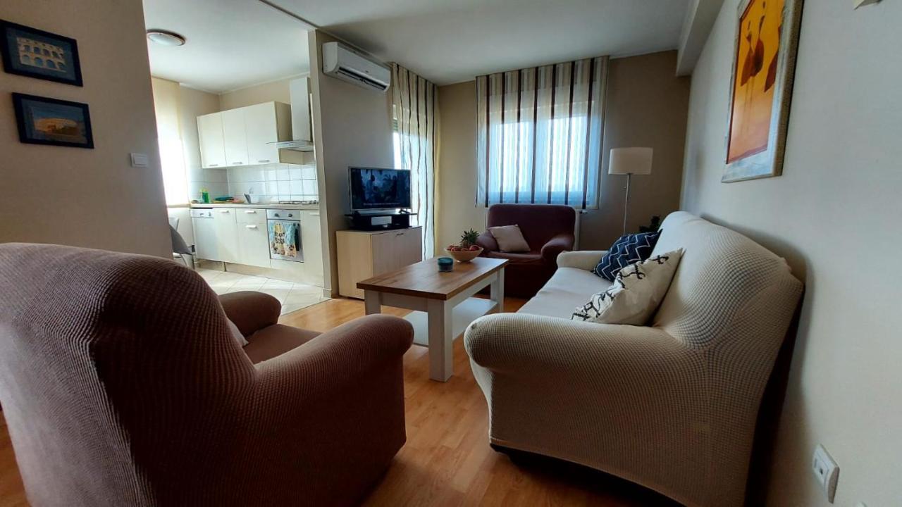 Apartman Ana Pula - Calm, Free Parking, Close To Center Eksteriør bilde