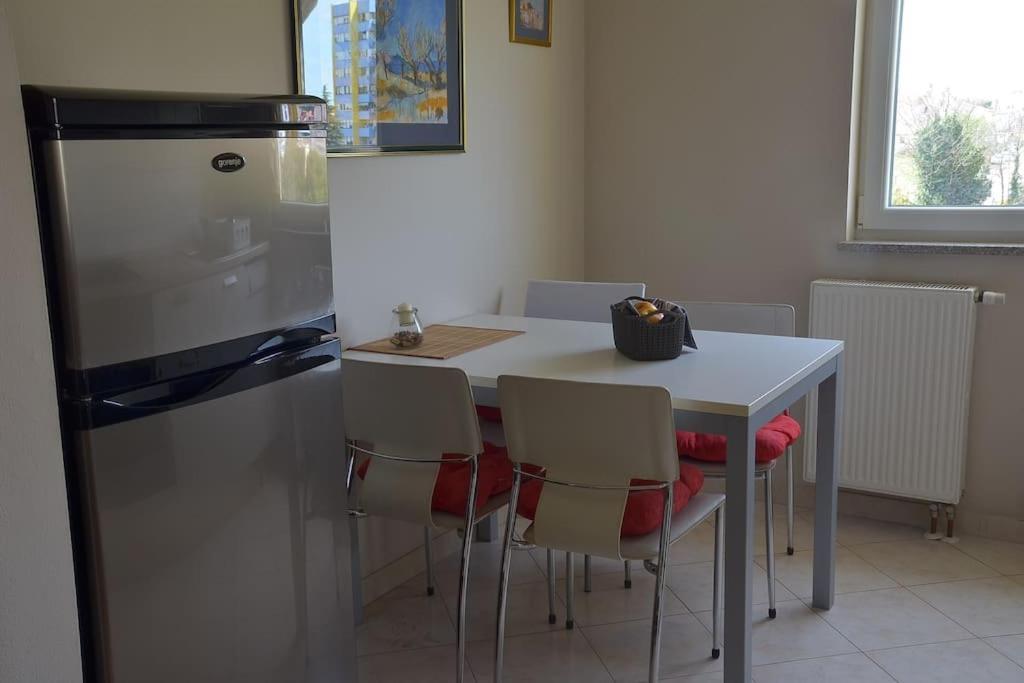 Apartman Ana Pula - Calm, Free Parking, Close To Center Eksteriør bilde
